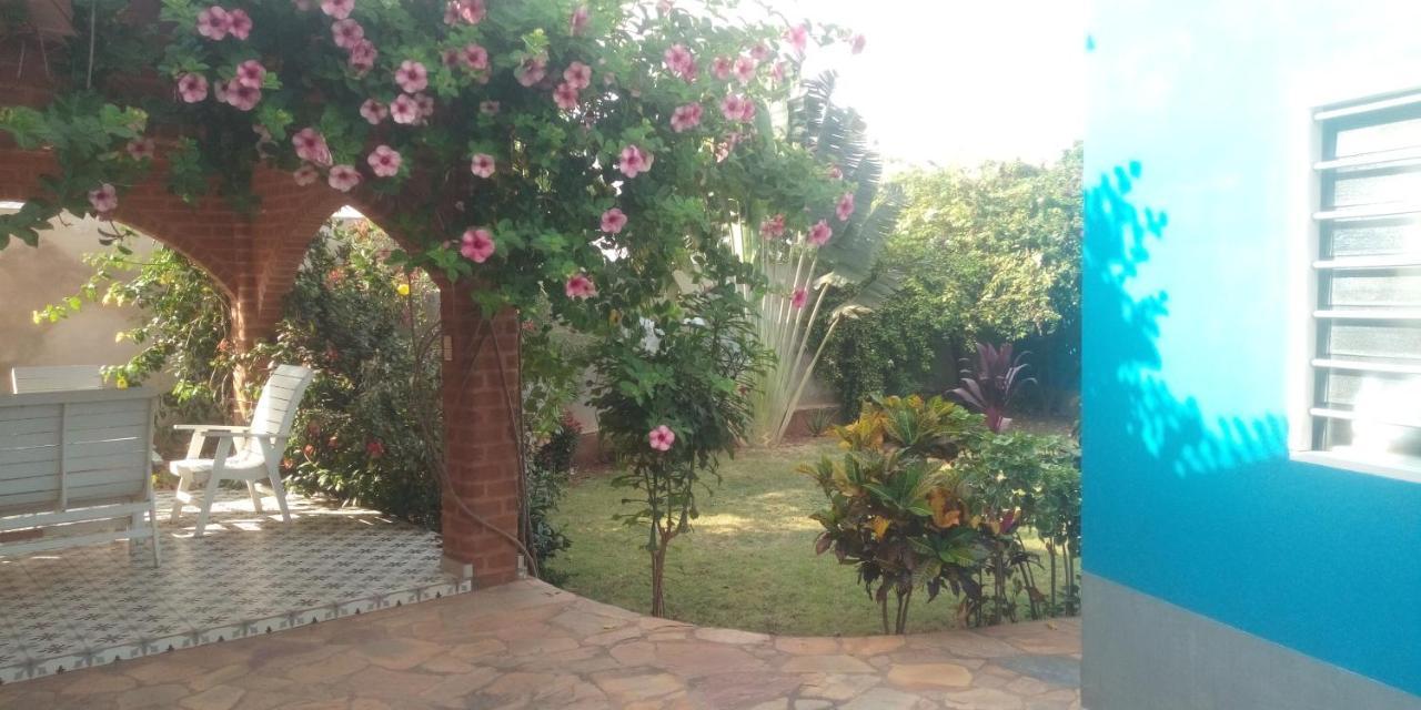 Maison Charlotte Forever Chambre D'Hotes Chez Un Couple Belgo Togolais Lomé Esterno foto